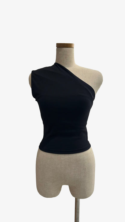 No.32 CUP IN HALF SIDE TOPS