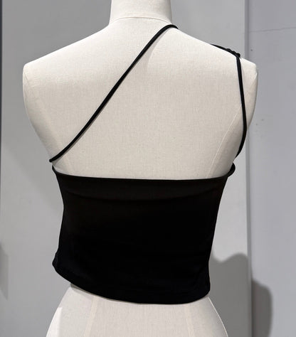No.32 CUP IN HALF SIDE TOPS