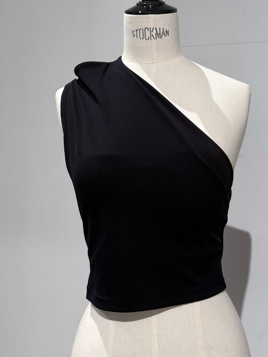 No.32 CUP IN HALF SIDE TOPS